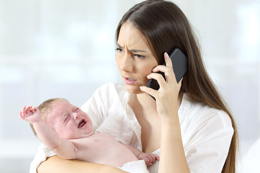 Mamma preoccupata per naso chiuso del suo bambino